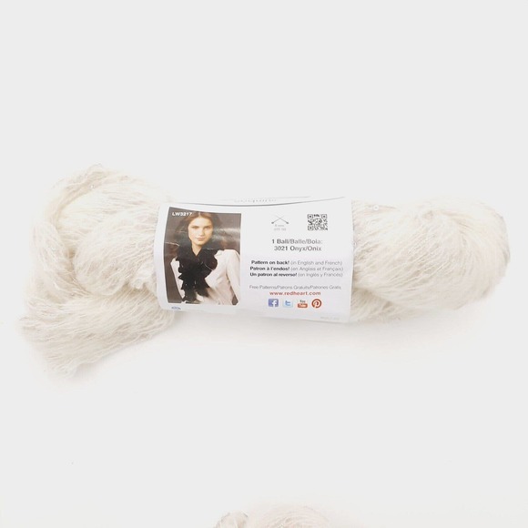 10 skeins Red Heart Boutique Rigoletto Sequins Yarn-Cream 3101 8 yds-Bulky 6 - Picture 2 of 9